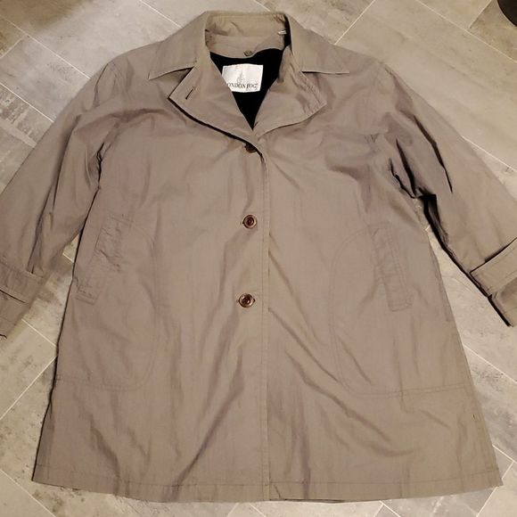 London Fog Jackets & Blazers - Vintage London Fog Taupe 3/4 Lined Trench Coat